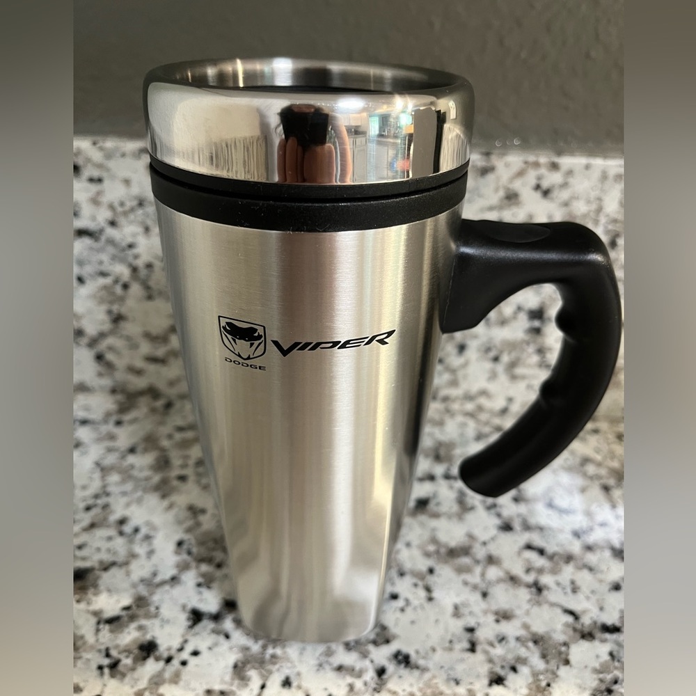 Dodge Viper Fangs Logo Travel mug